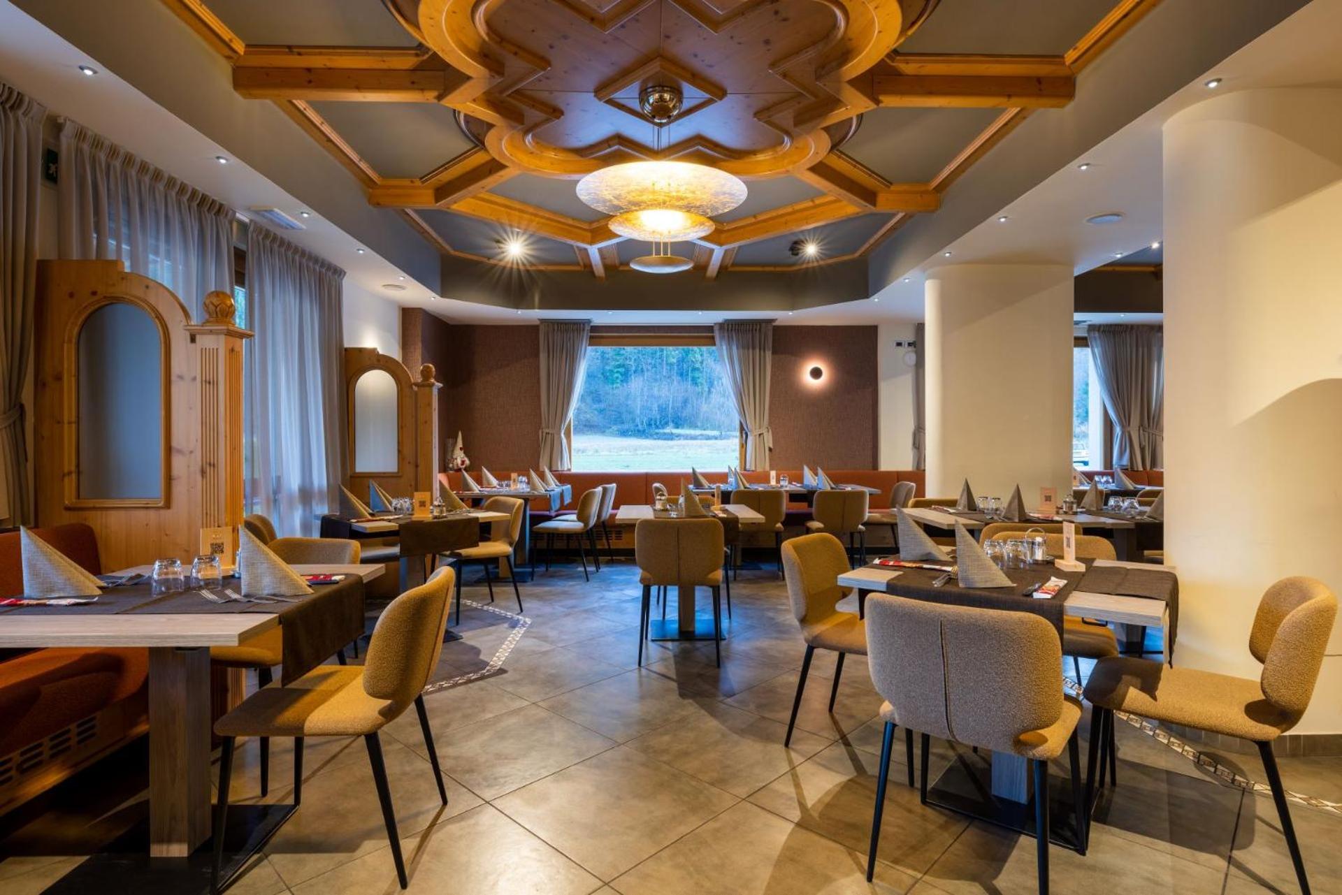 Hotel Dolomiti Saone ティオーネ・ディ・トレント エクステリア 写真