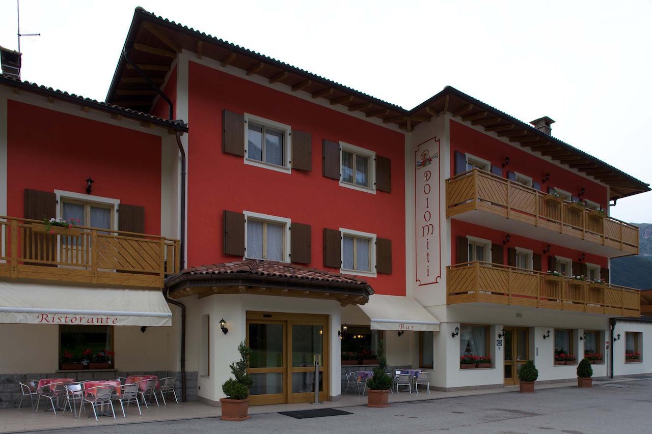 Hotel Dolomiti Saone ティオーネ・ディ・トレント エクステリア 写真